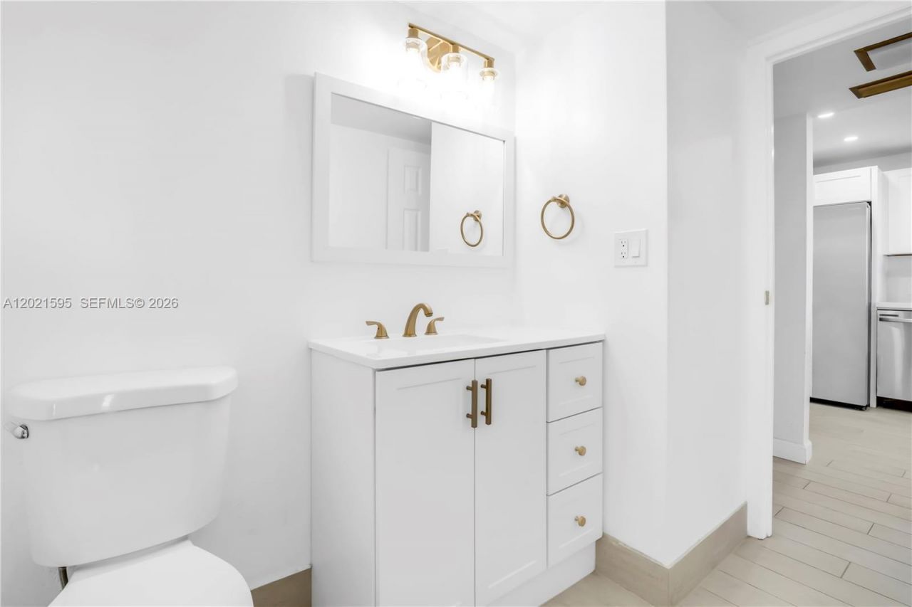 20379 W Country Club Dr , Unit 1237, Aventura, FL 33180 Photo
