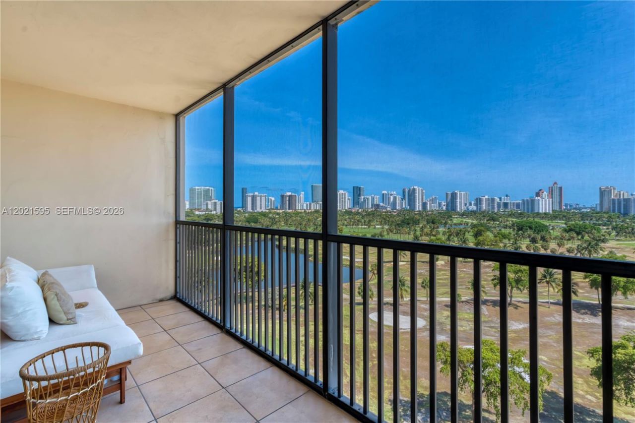 20379 W Country Club Dr , Unit 1237, Aventura, FL 33180 Photo