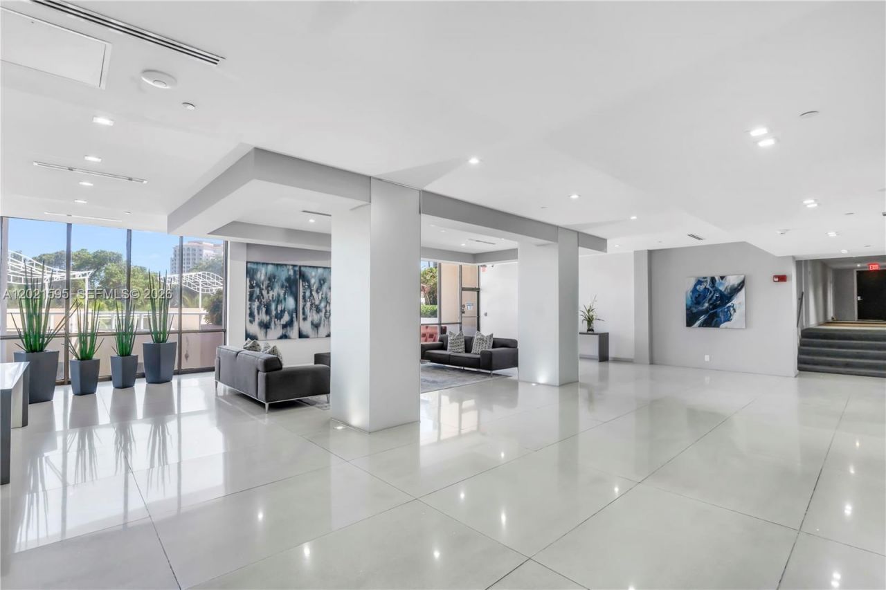 20379 W Country Club Dr , Unit 1237, Aventura, FL 33180 Photo
