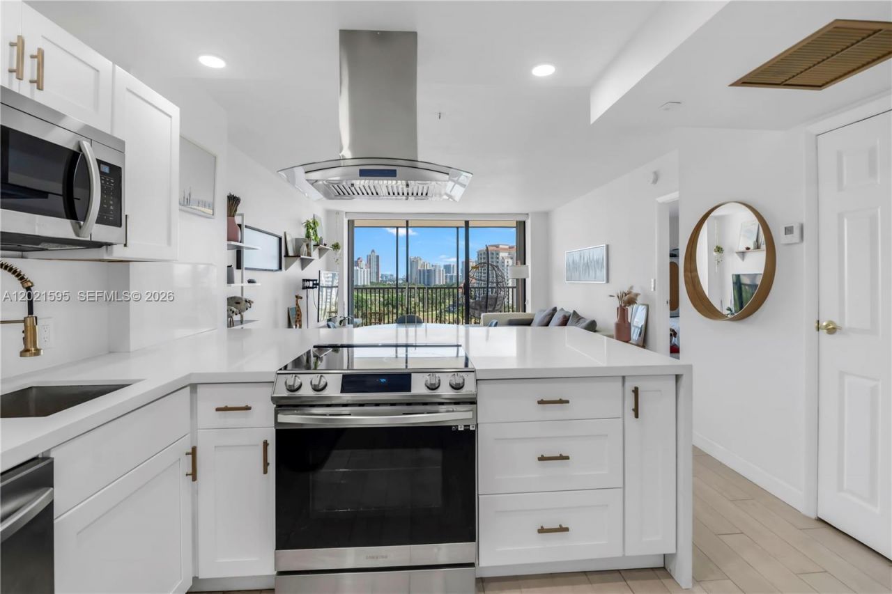 20379 W Country Club Dr , Unit 1237, Aventura, FL 33180 Photo