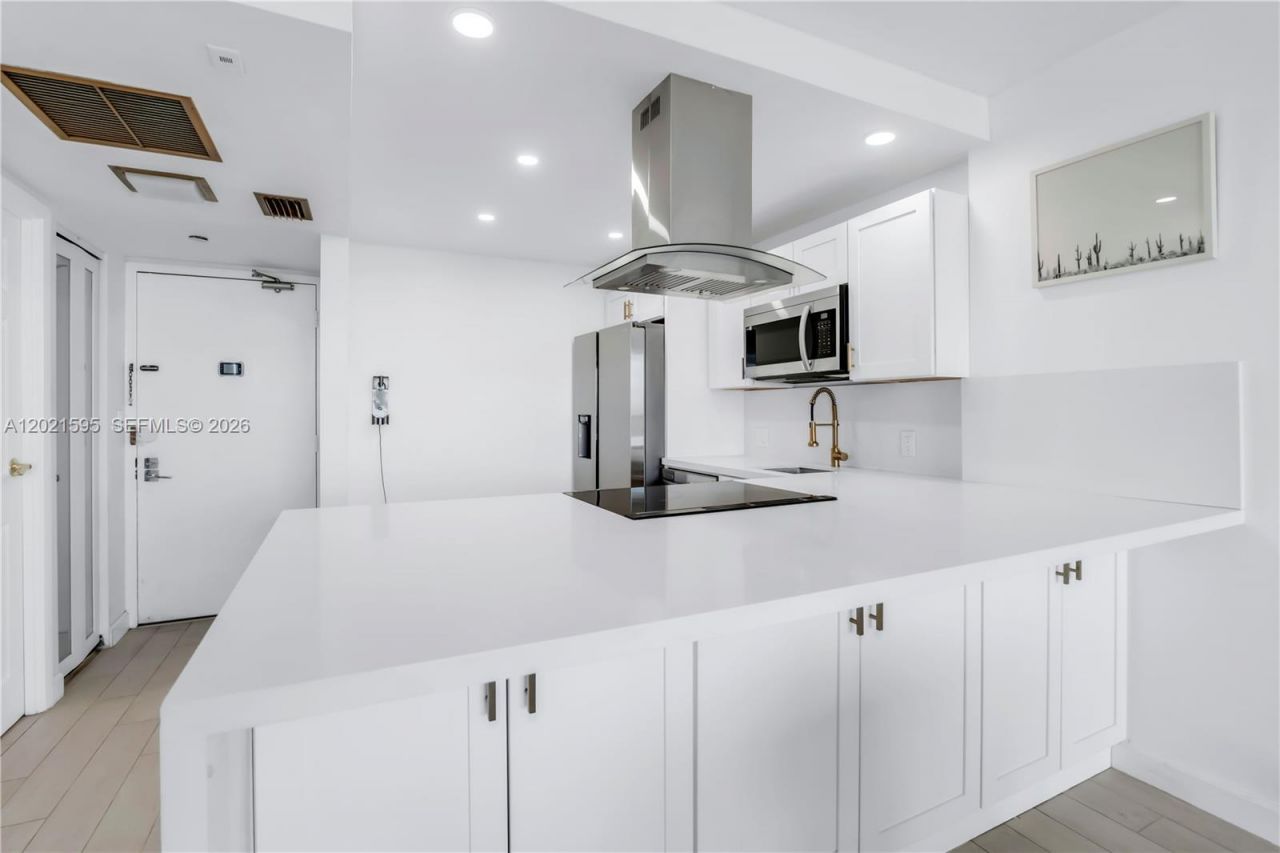 20379 W Country Club Dr , Unit 1237, Aventura, FL 33180 Photo