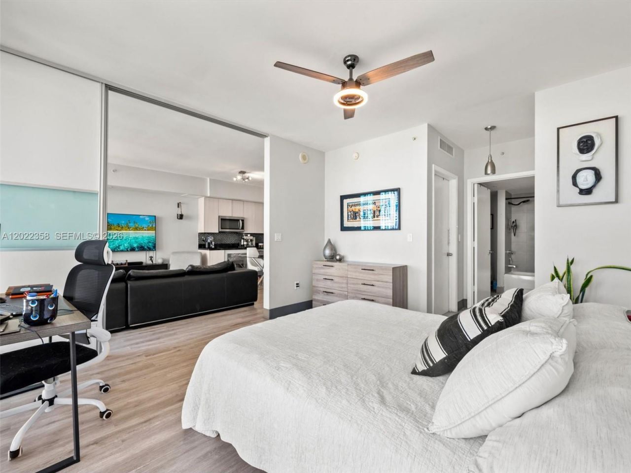 92 SW 3rd St , Unit 1607, Miami, FL 33130 Photo