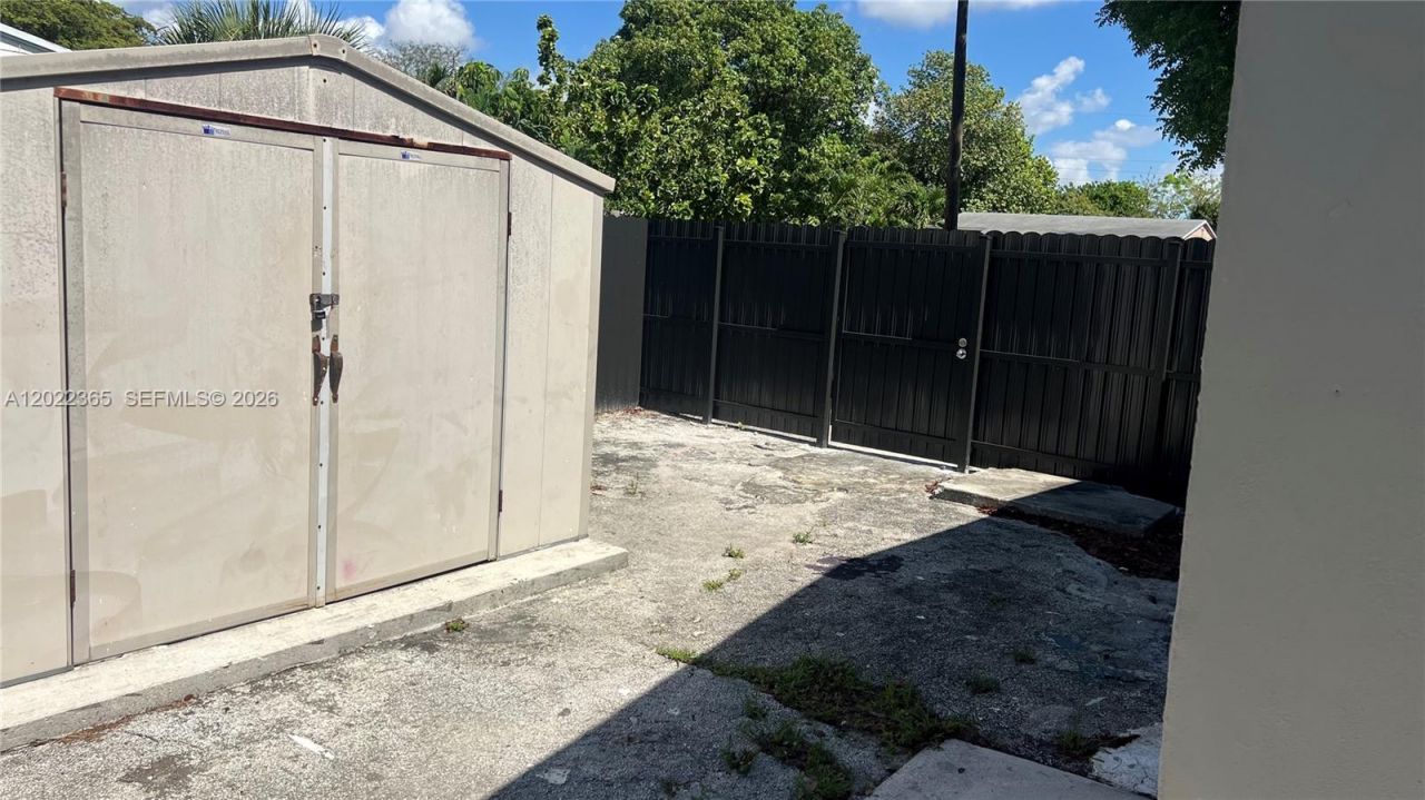 2330 NW 13th St , Fort Lauderdale, FL 33311 Photo