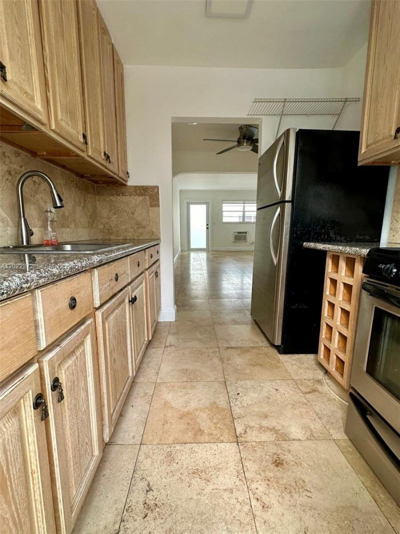 1231 Pennsylvania Ave, Unit 9, Miami Beach, FL 33139 Photo