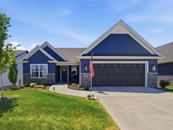 6216 Deere Creek Lane, Davenport, IA 52807
