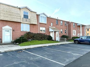 3905 Bowen #42 Road, Unit 42, Lancaster, NY 14086