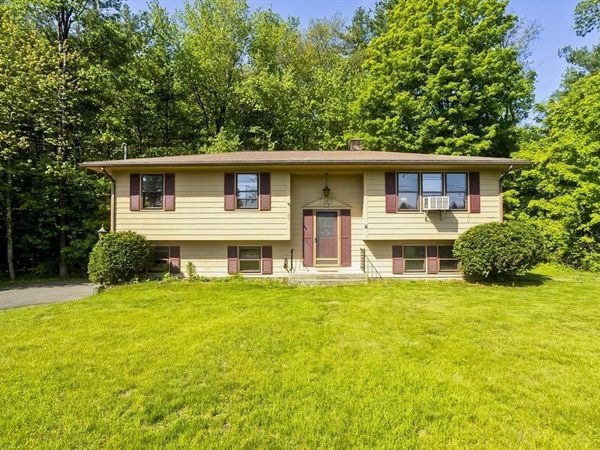 6 Pine Wood Dr, Southampton, MA 01073