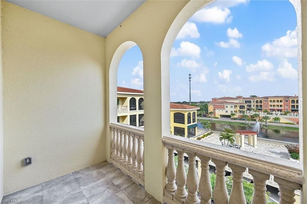 21530 Strada Nuova Cir, Unit 409, Estero, FL 33928 Photo