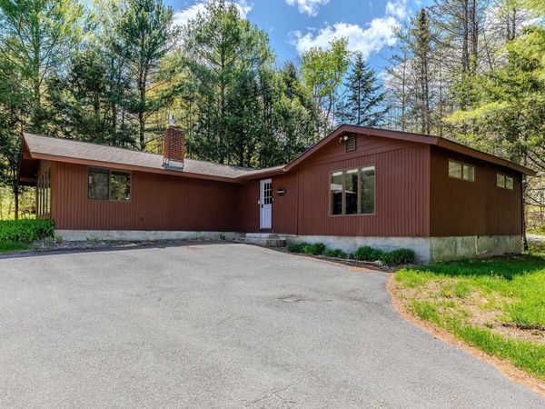 9 Mountain Acres Road, Jamaica, VT 05343