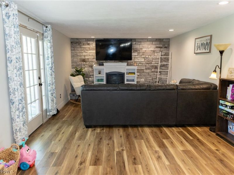 2122 Windham Street NE, Canton, OH 44721 Photo 13