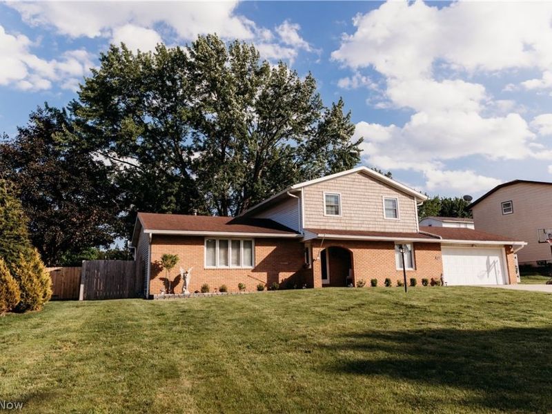 2122 Windham Street NE, Canton, OH 44721 Photo 2