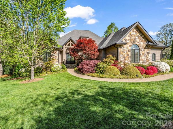 122 Founders Drive, Flat Rock, NC 28731