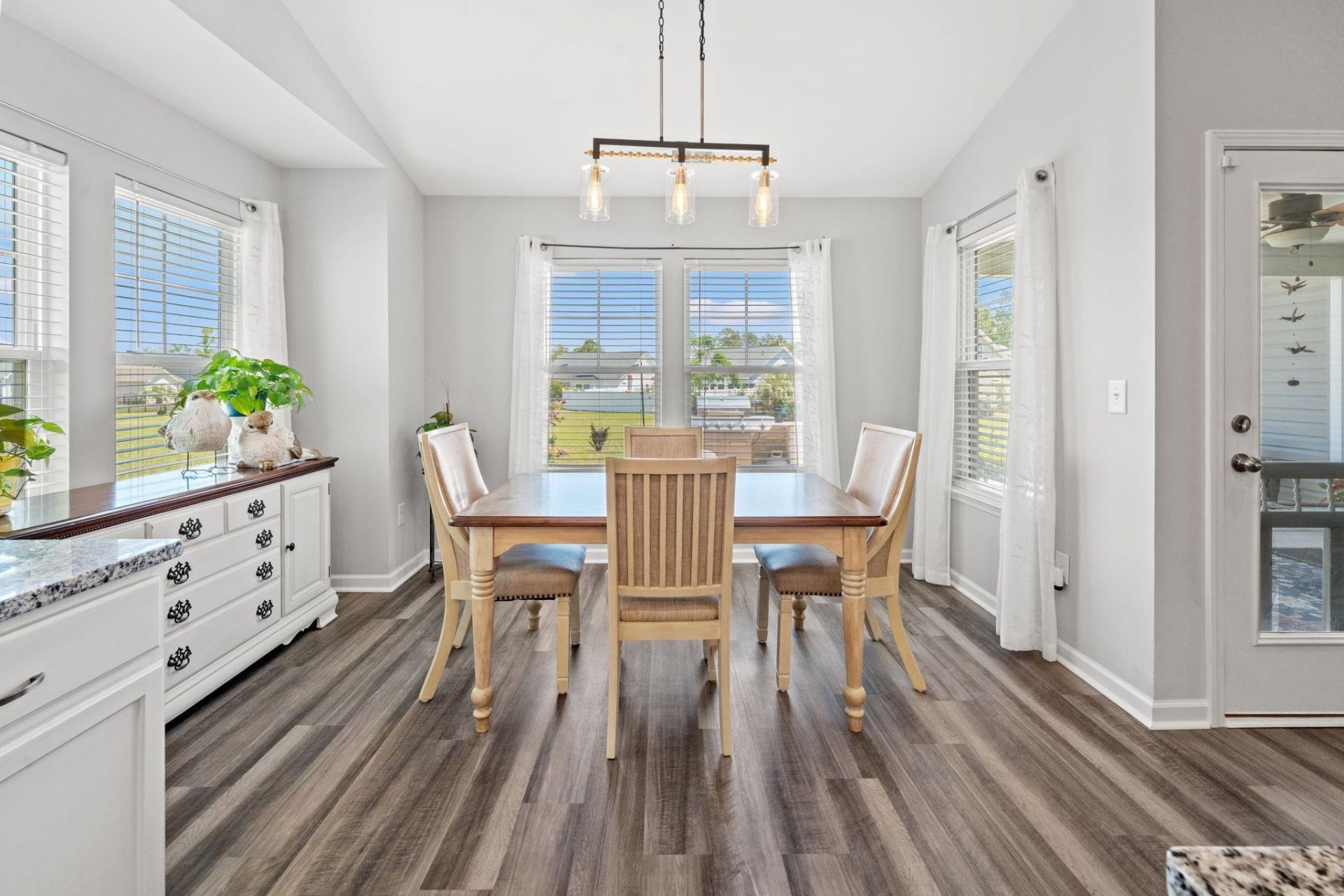 3708 Park Pointe Ave.  Photo 9