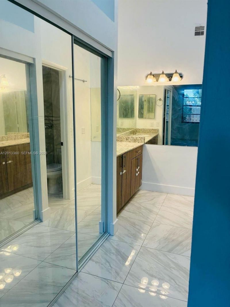 6755 NW 187th Ter , Hialeah, FL 33015 Photo