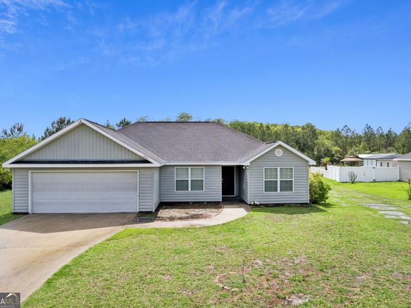 472 Hawks Landing Drive, Waynesville, GA 31566