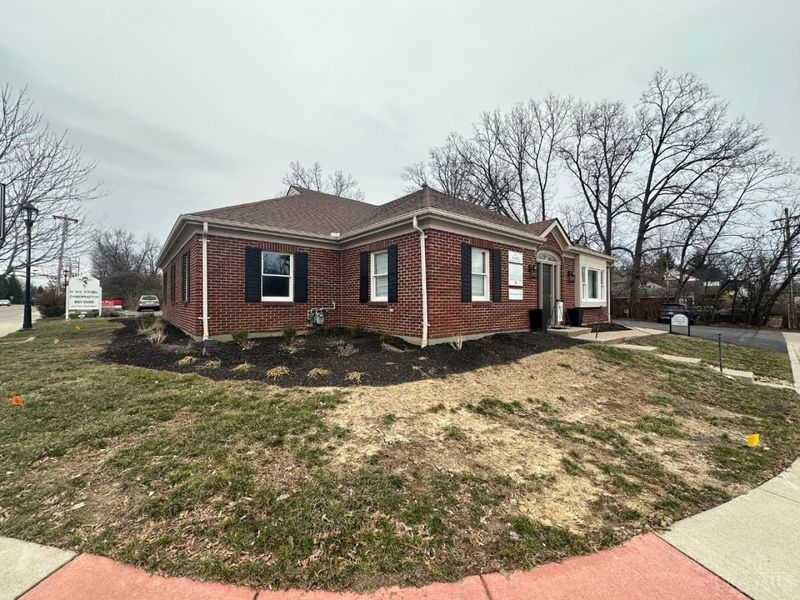 9754 Kenwood Road, Blue Ash, OH 45242 Photo 2
