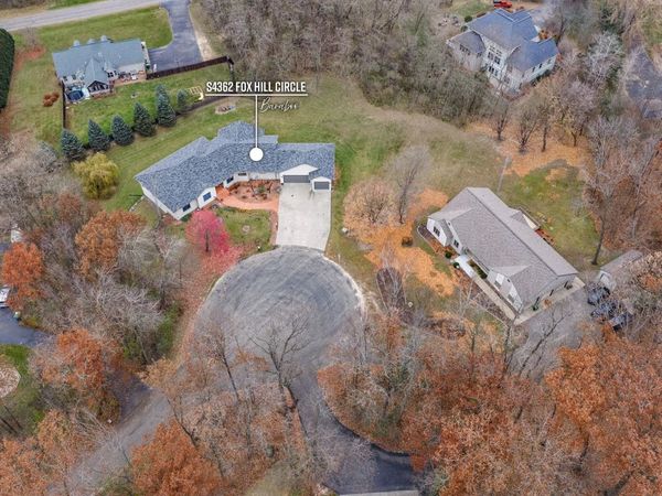 S4362 Fox Hill Circle, Baraboo, WI 53913