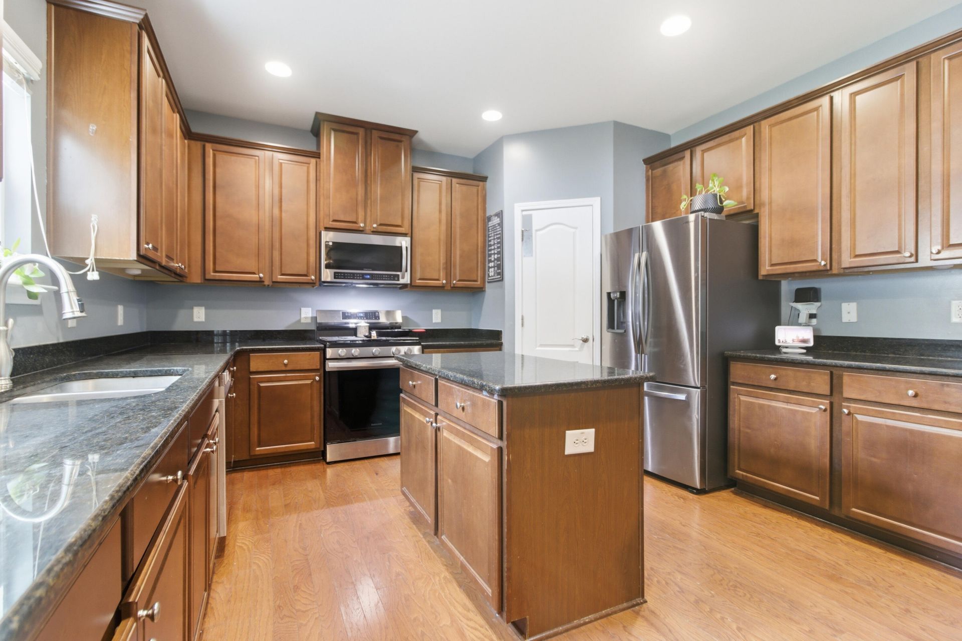 415 Fetterbush Drive Photo 10