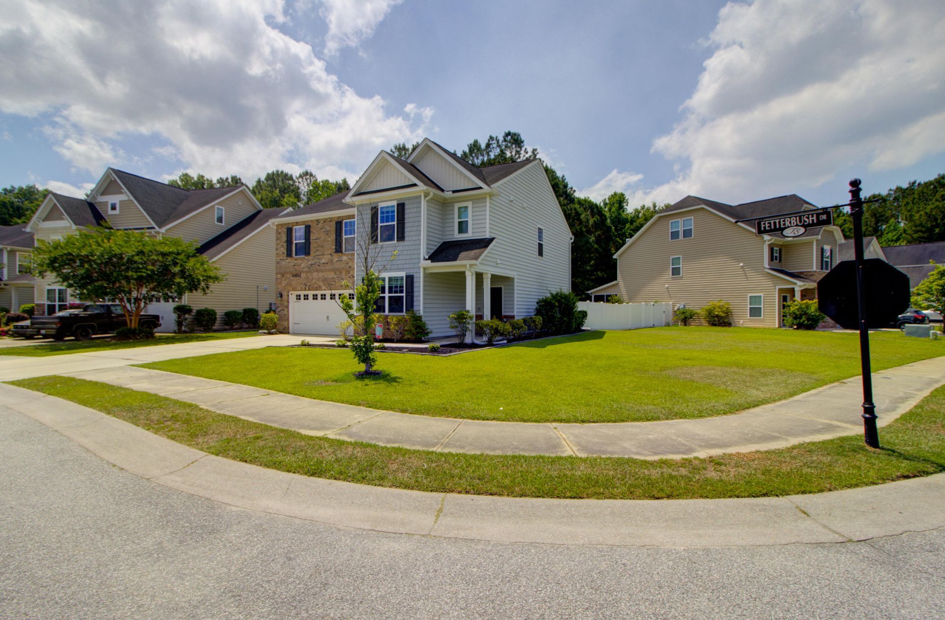 415 Fetterbush Drive Photo 4