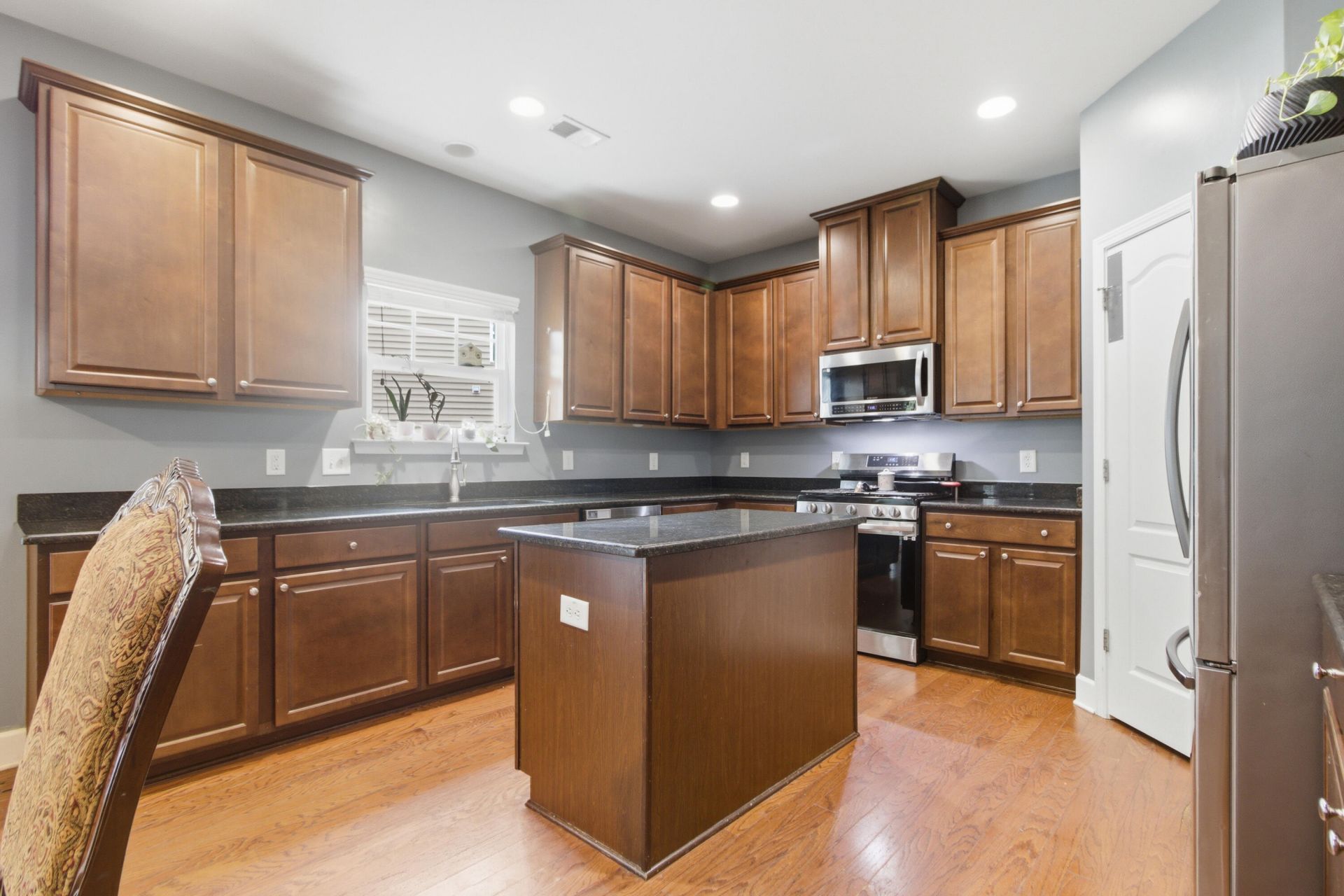 415 Fetterbush Drive Photo 9