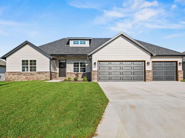 1417 N Collins Drive , Republic, MO 65738