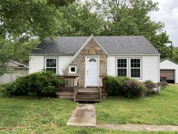 410 N Division Street , Seymour, MO 65746