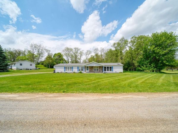 120 Kathy Lane, Brooklyn, MI 49230