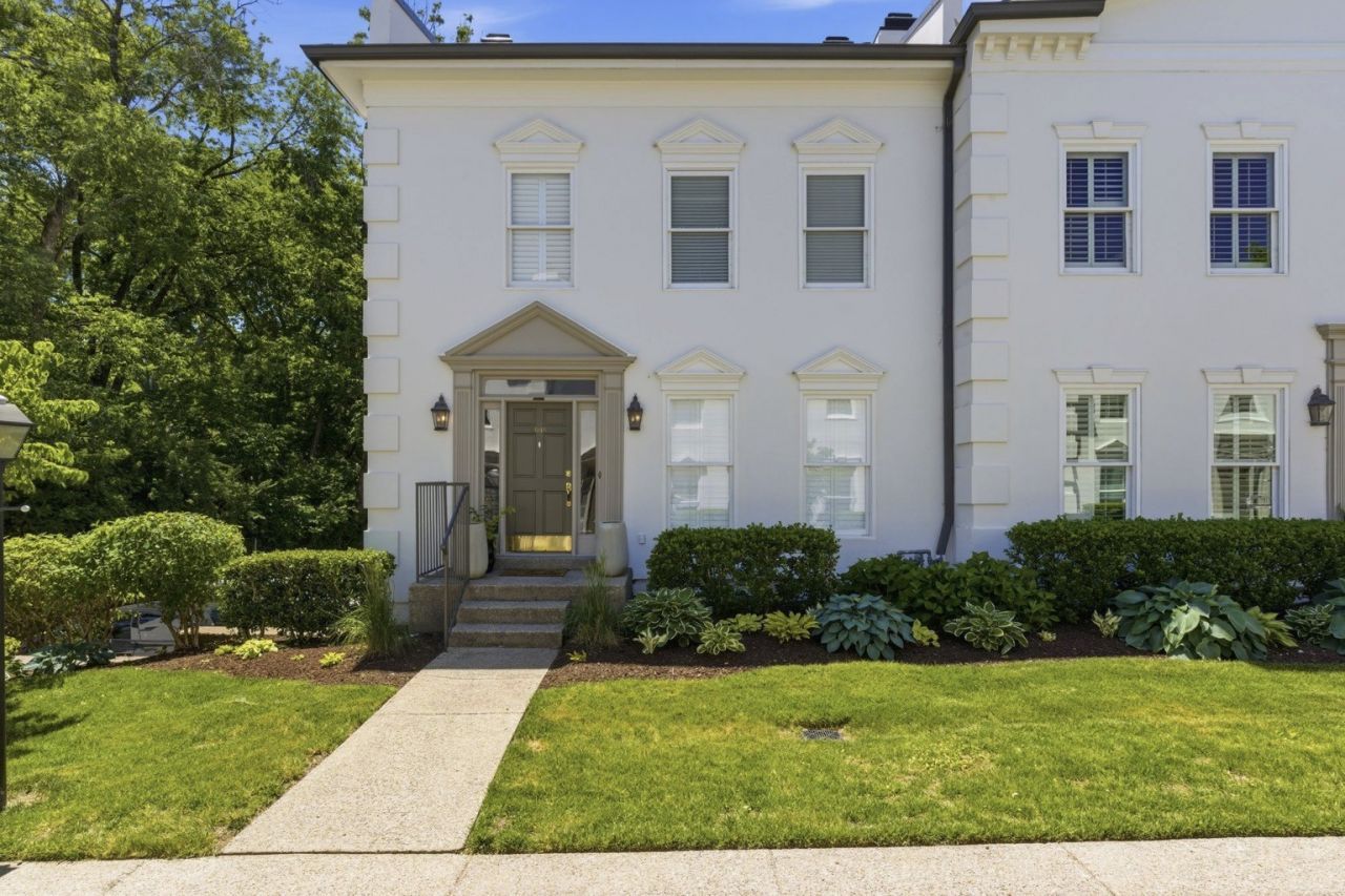 3045 Woodlawn Dr, Nashville, TN 37215 Main Photo