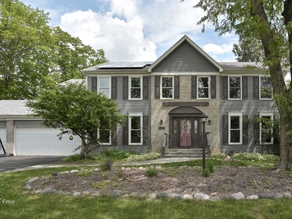 155 Salford Drive , Algonquin, IL 60102