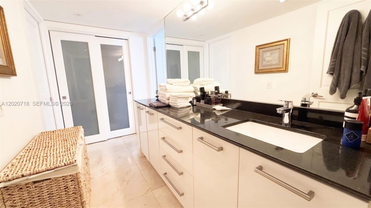 1541 Brickell Ave , Unit A1801, Miami, FL 33129 Photo