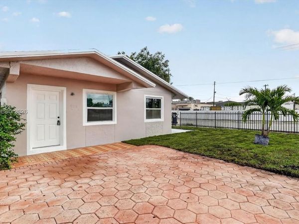 900 Sharazad Blvd , Opa-Locka, FL 33054