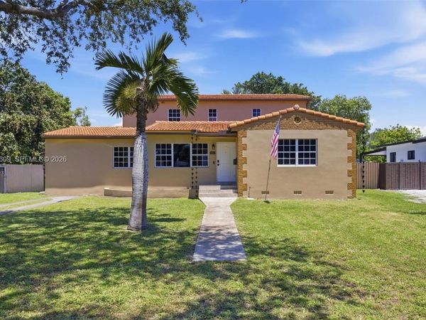 245 Lenape Dr , Miami Springs, FL 33166