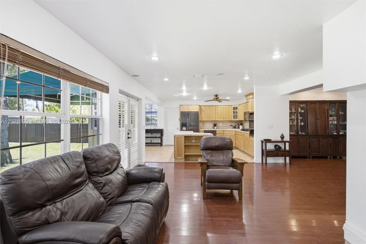 245 Lenape Dr , Miami Springs, FL 33166 Photo