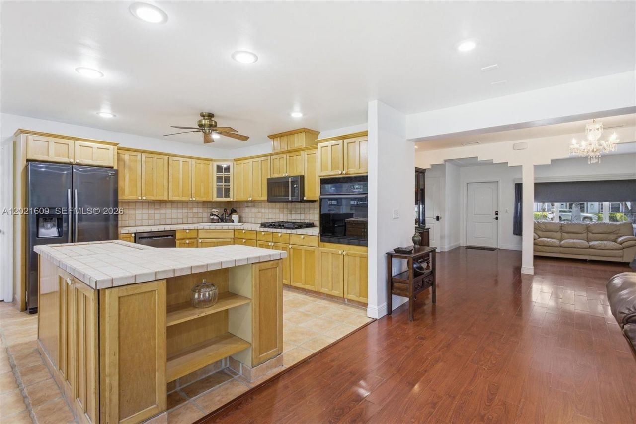 245 Lenape Dr , Miami Springs, FL 33166 Photo