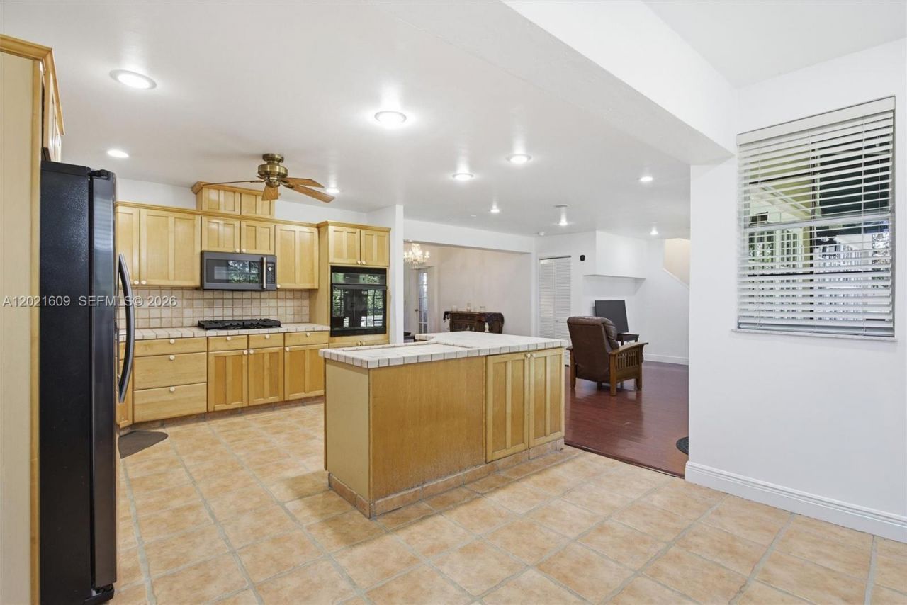 245 Lenape Dr , Miami Springs, FL 33166 Photo