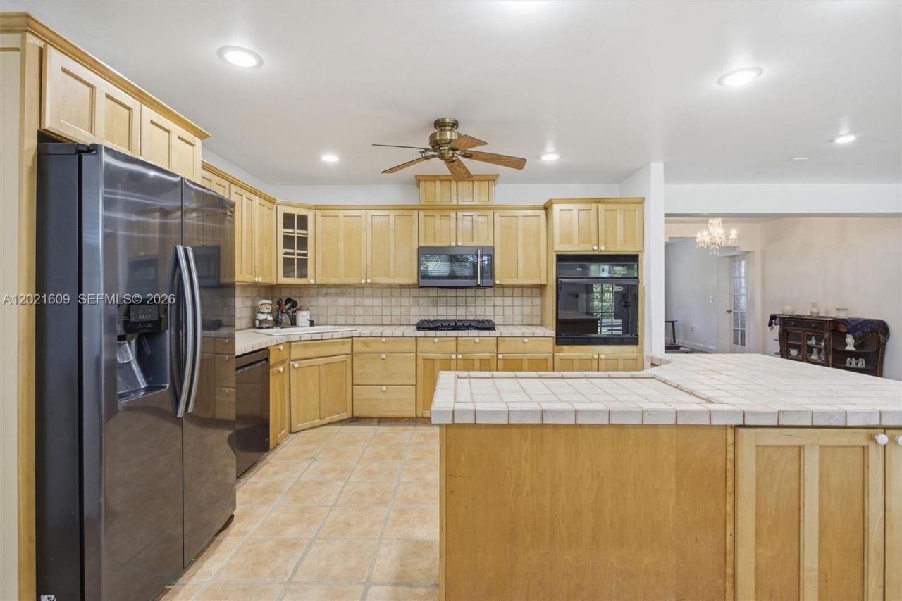 245 Lenape Dr , Miami Springs, FL 33166 Photo