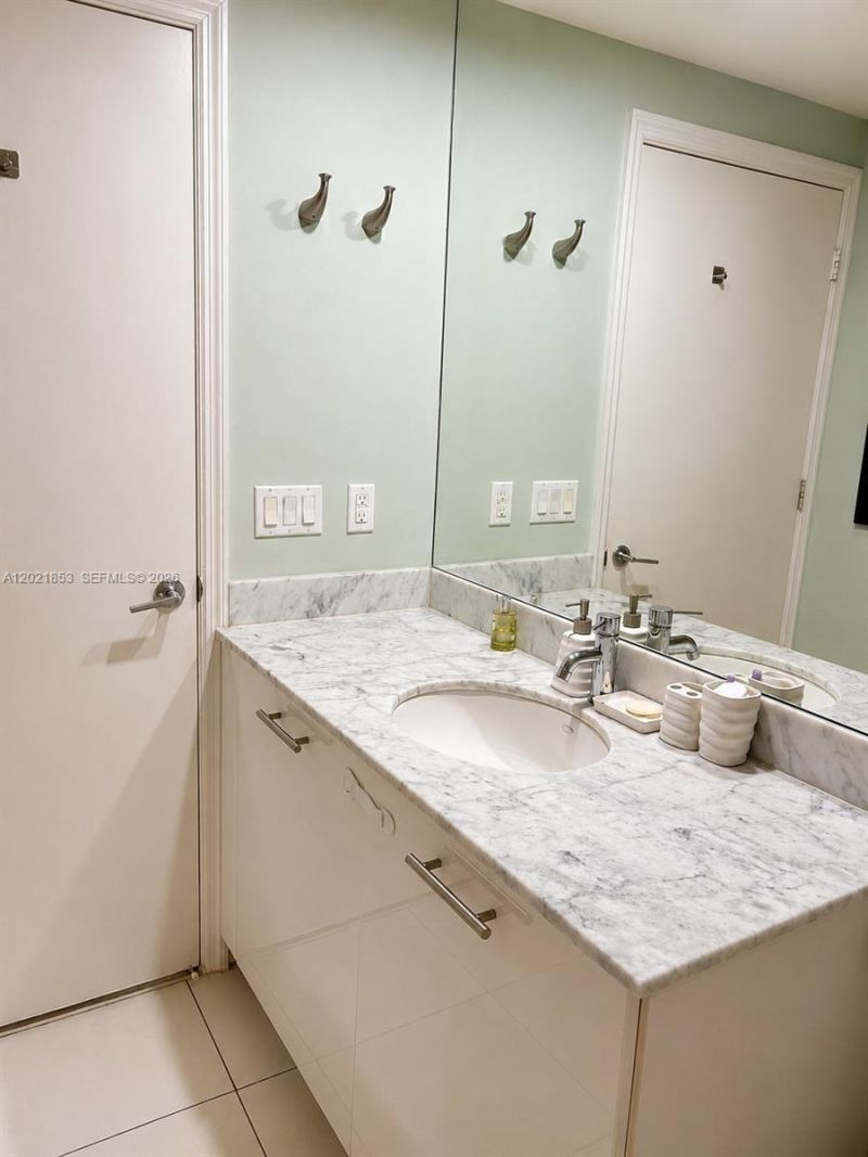 55 SE 6th St , Unit 3001, Miami, FL 33131 Photo
