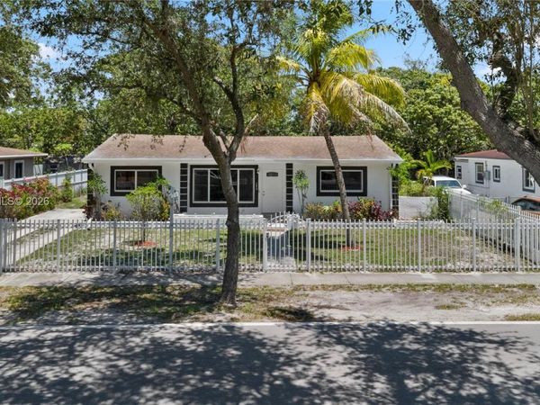 1075 NW 127th St , North Miami, FL 33168