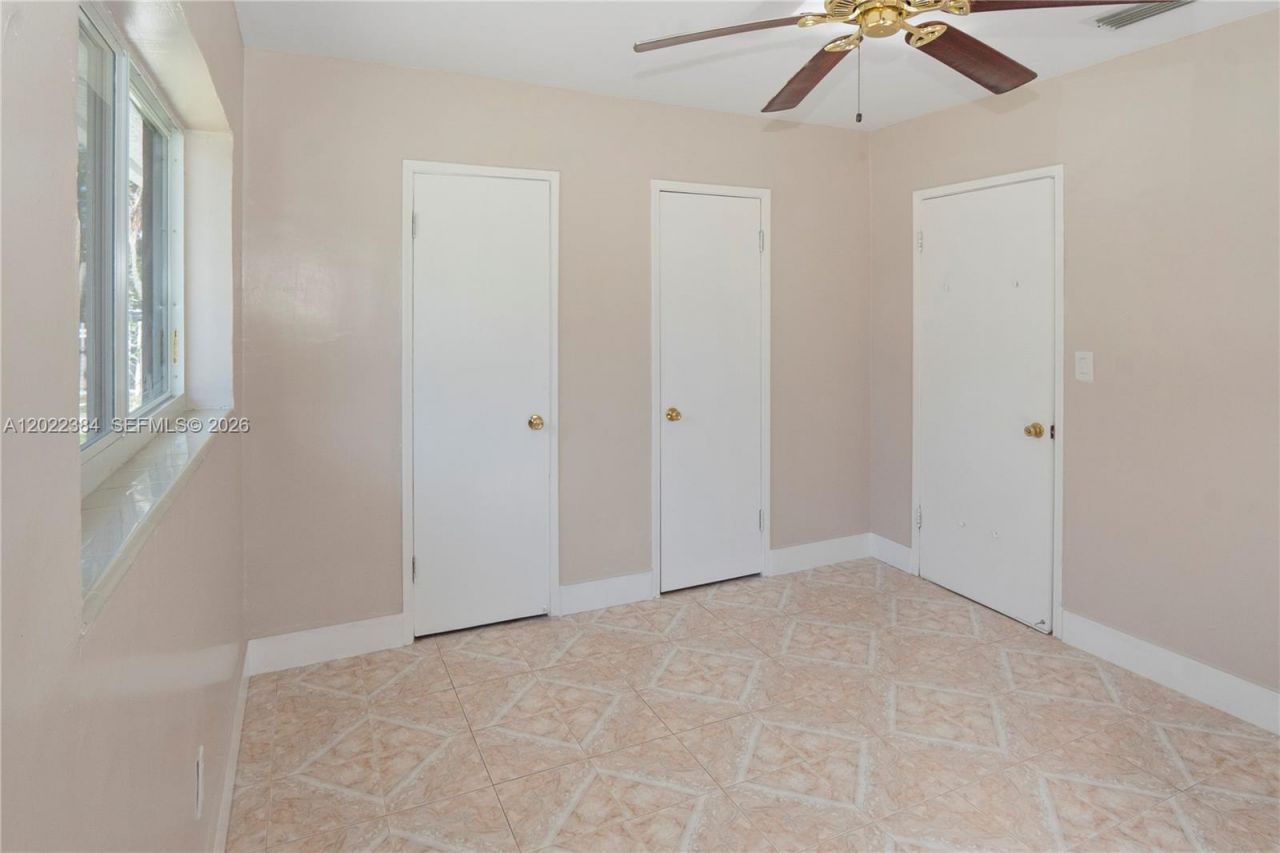 1075 NW 127th St , North Miami, FL 33168 Photo