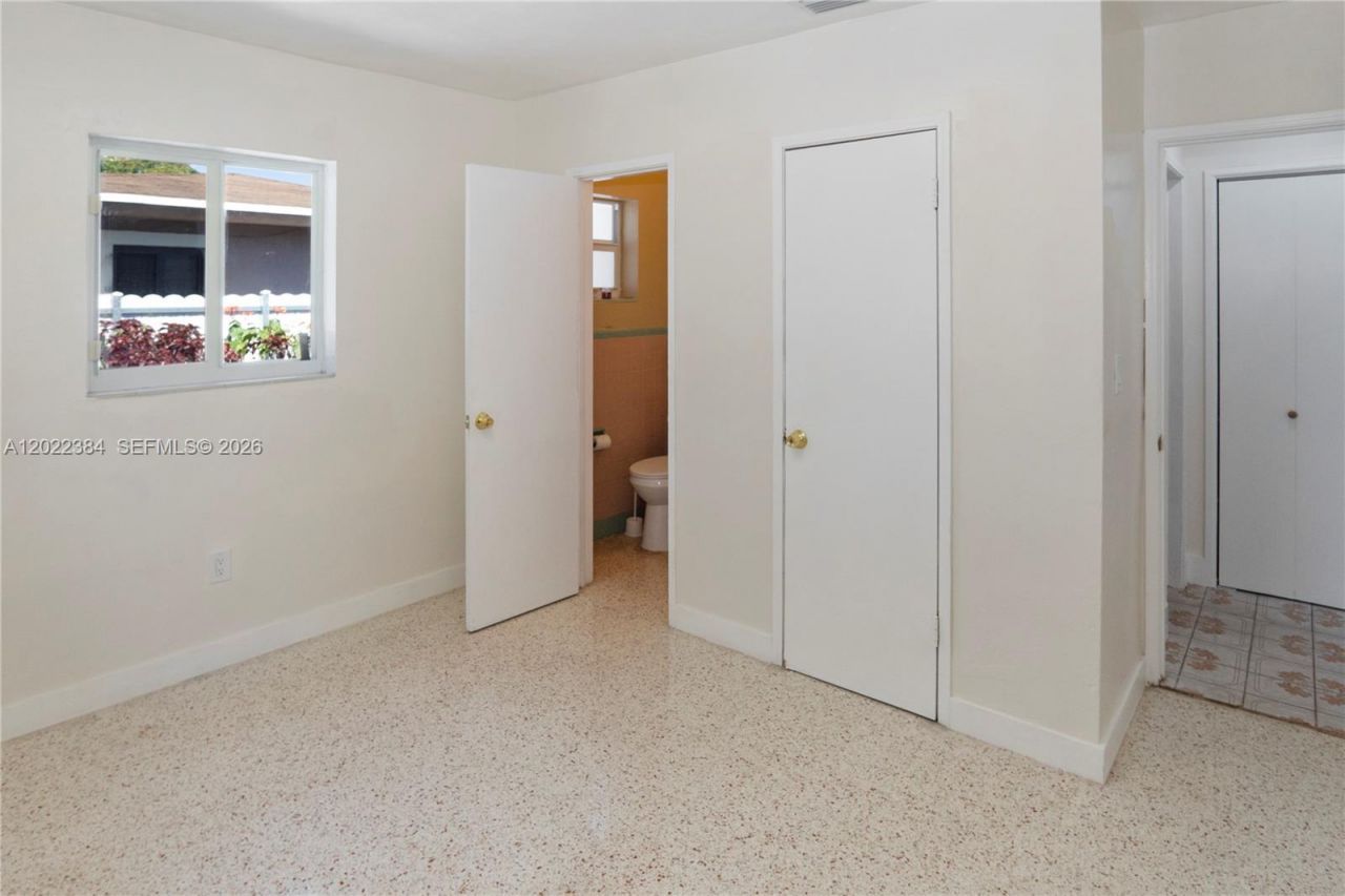 1075 NW 127th St , North Miami, FL 33168 Photo