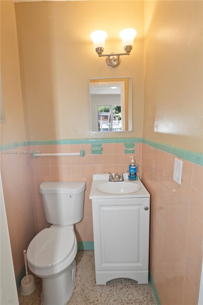 1075 NW 127th St , North Miami, FL 33168 Photo