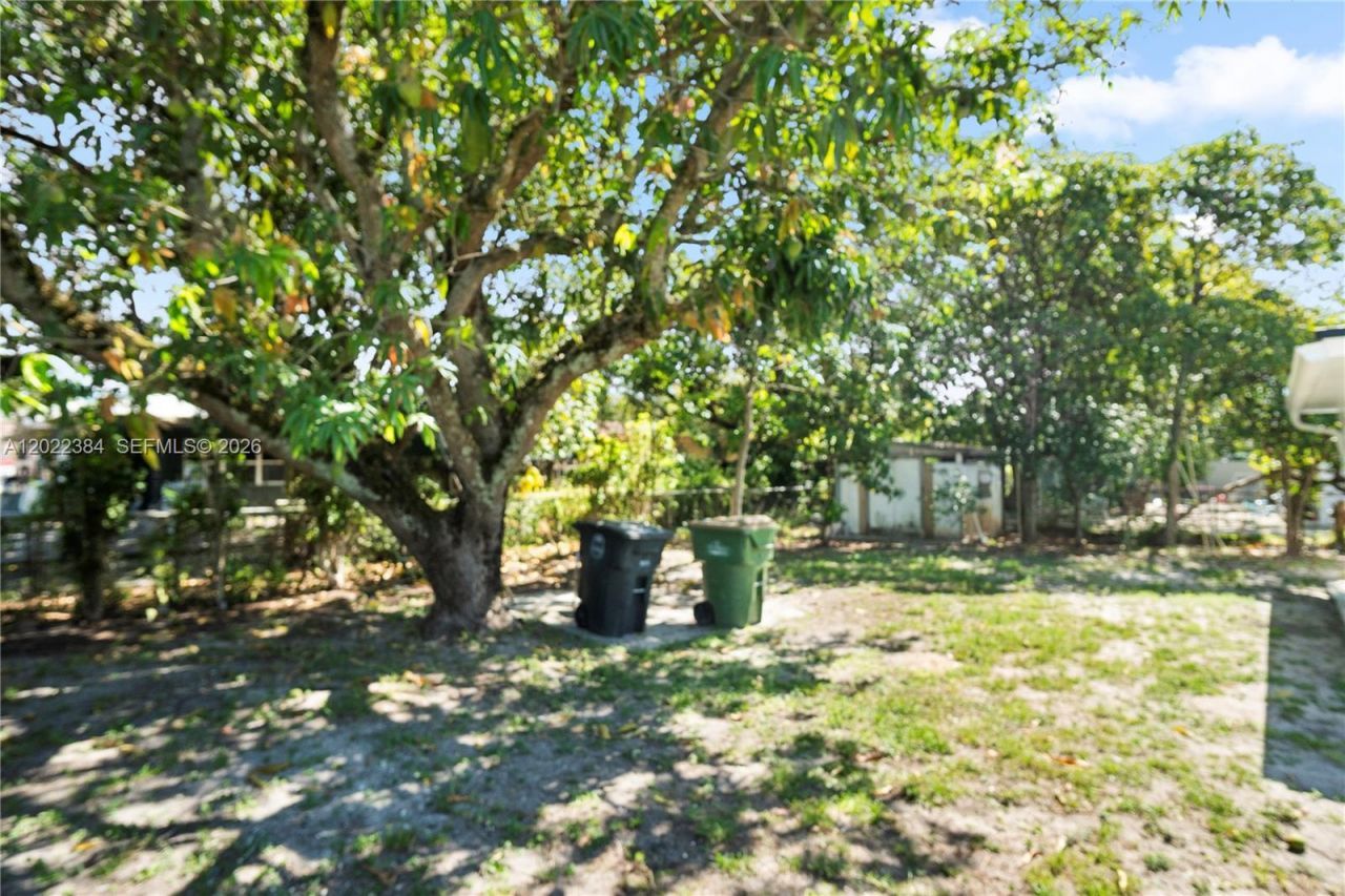 1075 NW 127th St , North Miami, FL 33168 Photo