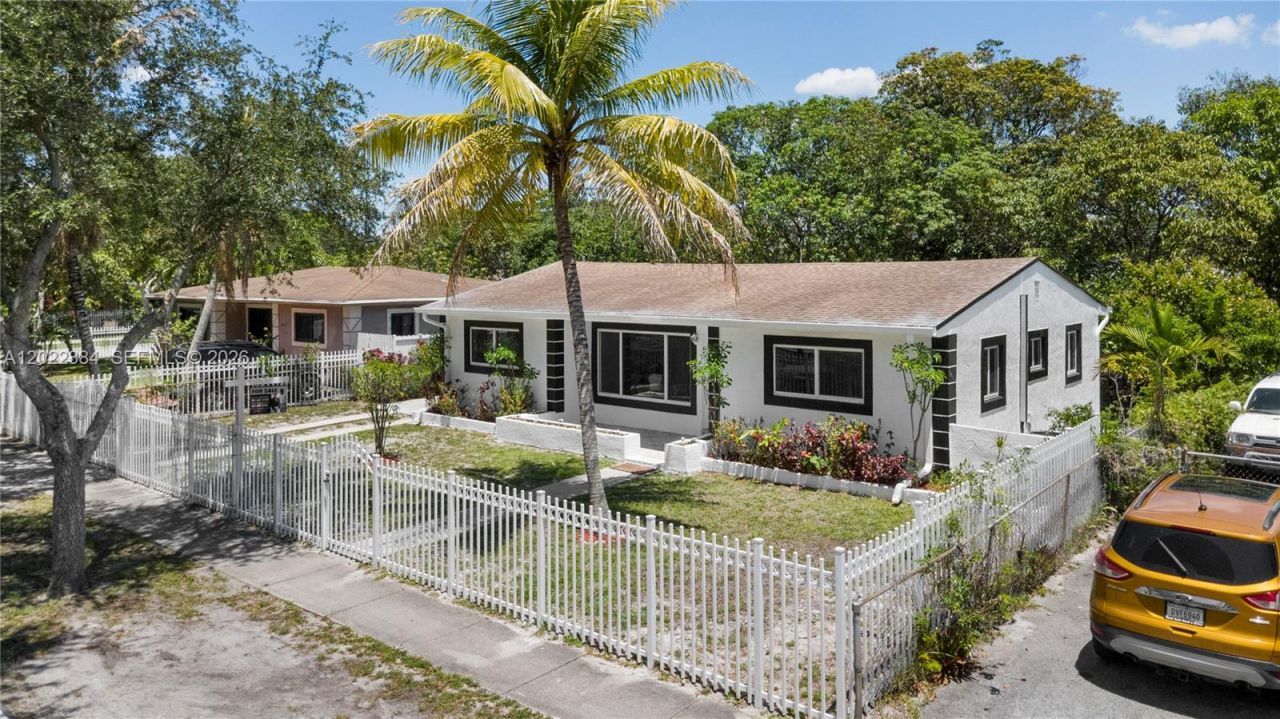 1075 NW 127th St , North Miami, FL 33168 Photo