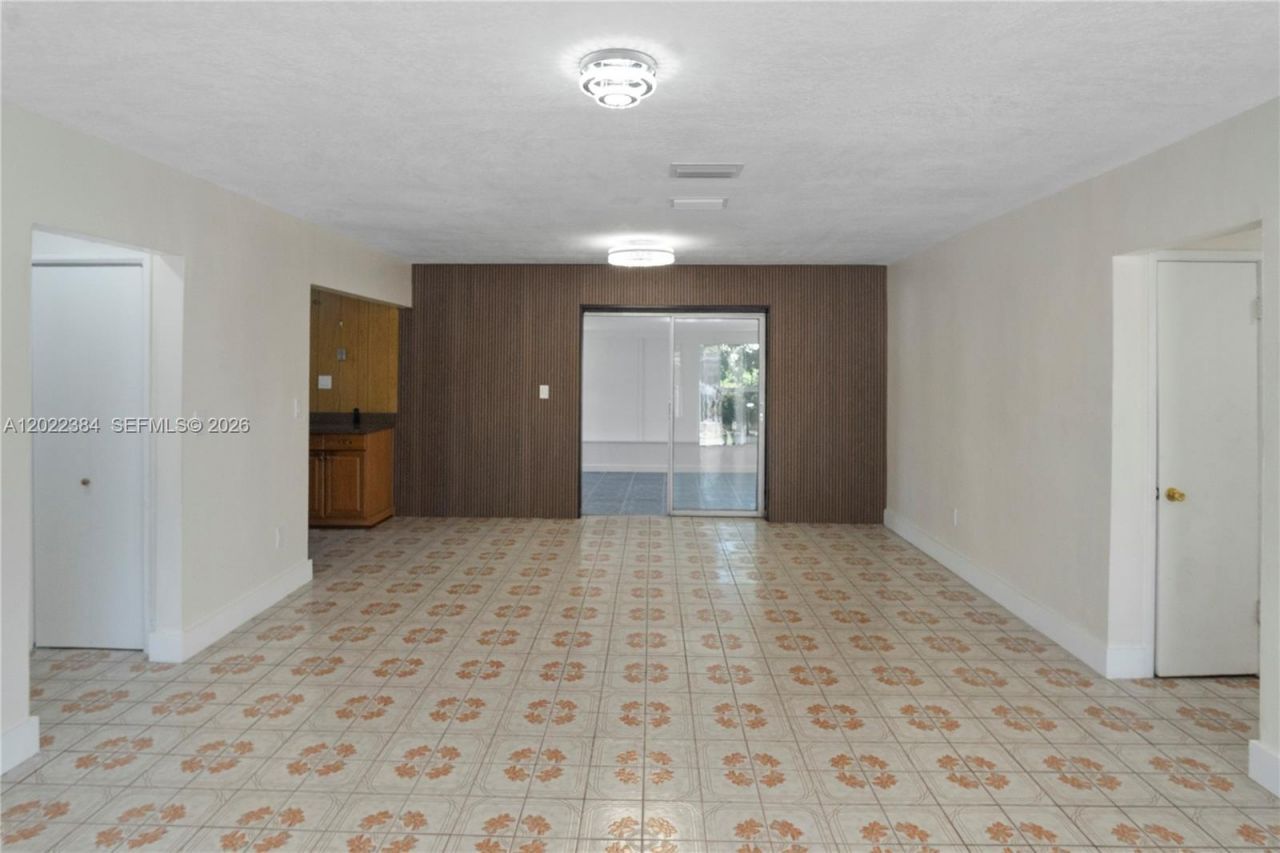 1075 NW 127th St , North Miami, FL 33168 Photo