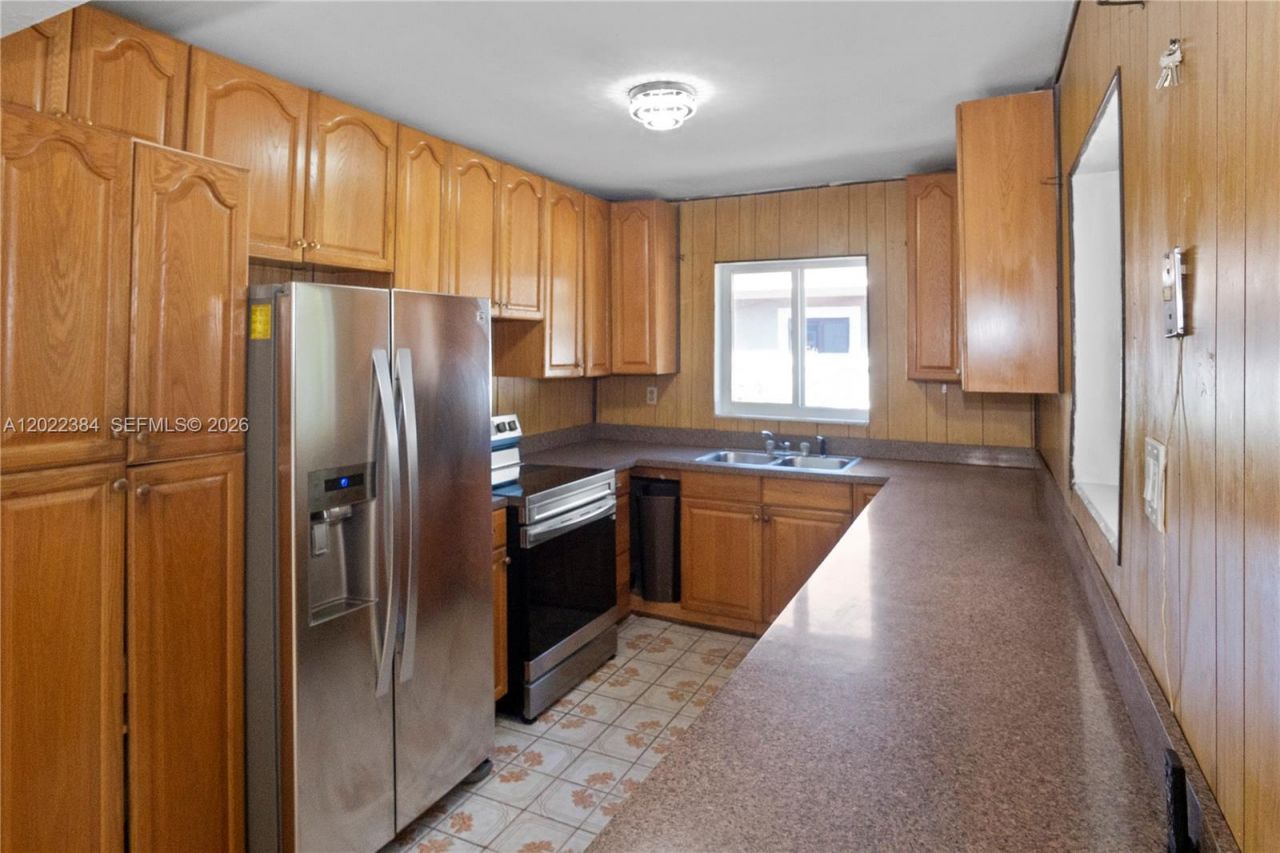 1075 NW 127th St , North Miami, FL 33168 Photo