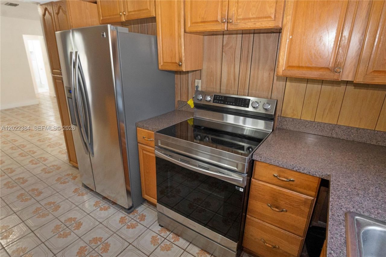 1075 NW 127th St , North Miami, FL 33168 Photo