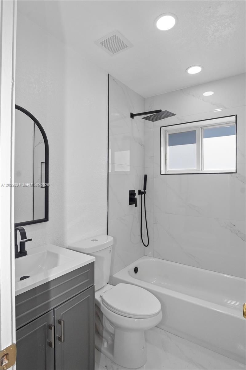 1075 NW 127th St , North Miami, FL 33168 Photo