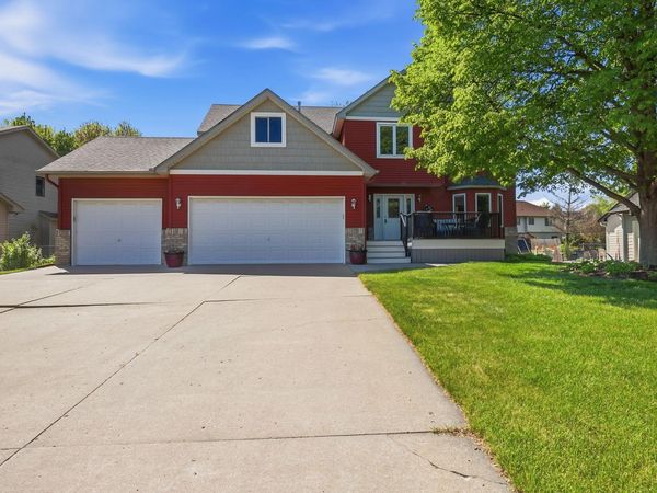 1165 Berwick Lane, Mahtomedi, MN 55115