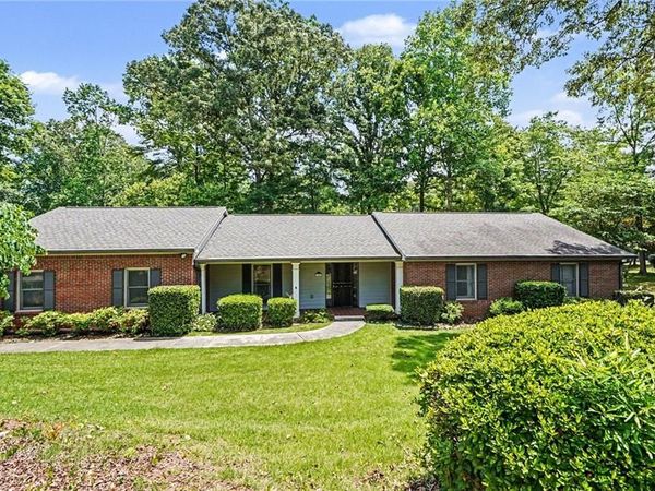 100 Springridge Court, Peachtree City, GA 30269