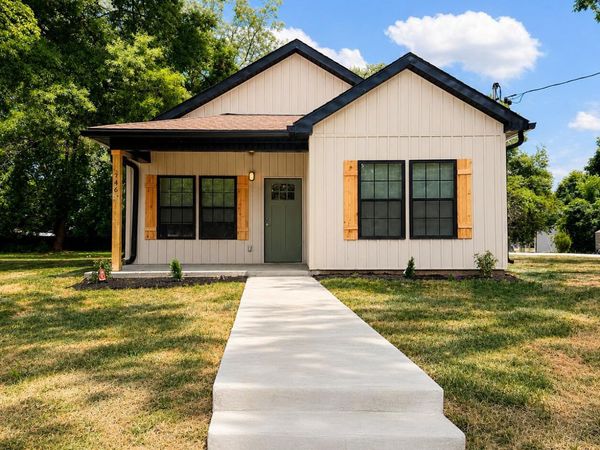 720 Stonewall Street N, McKenzie, TN 38201